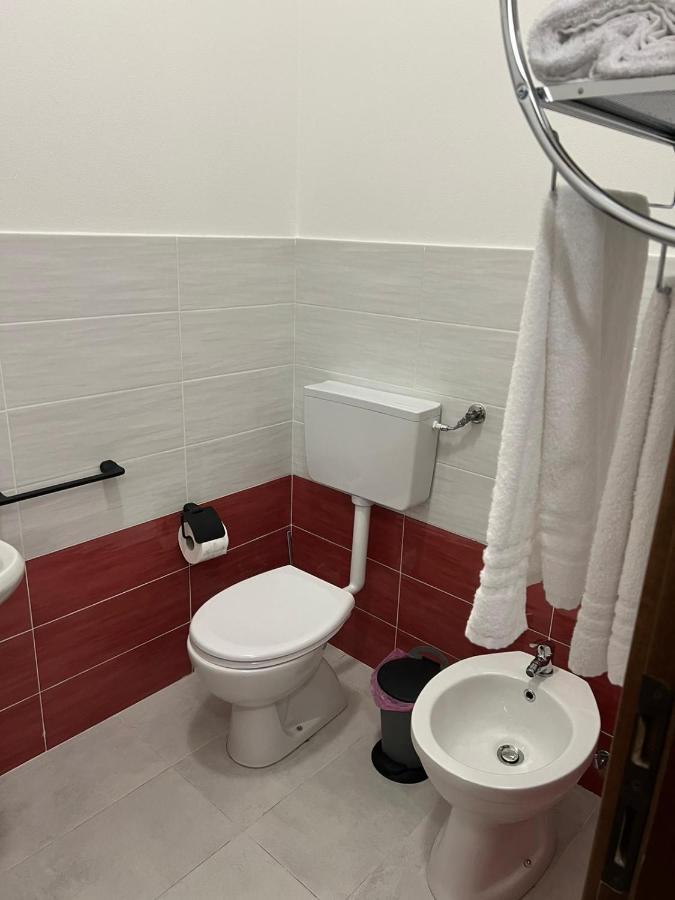 Your Home Outlet 4 세라발레스크리비아 외부 사진